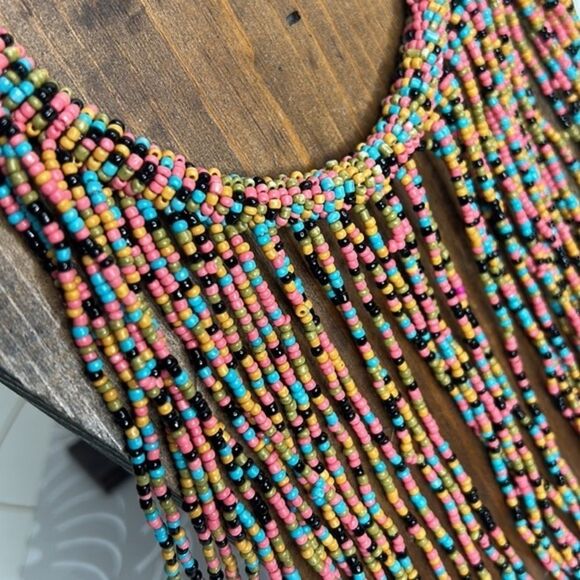 Boho seed bead bib necklace - Picture 4 of 9